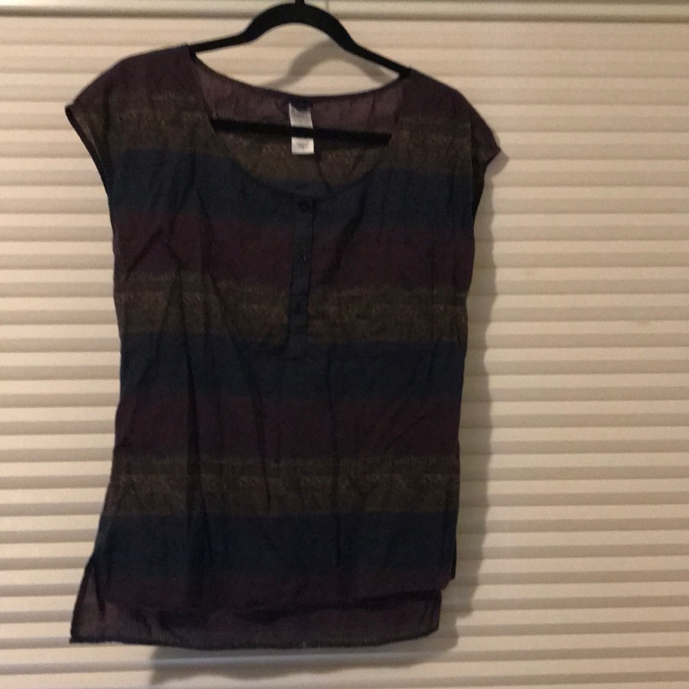 Patterned Patagonia top size medium
